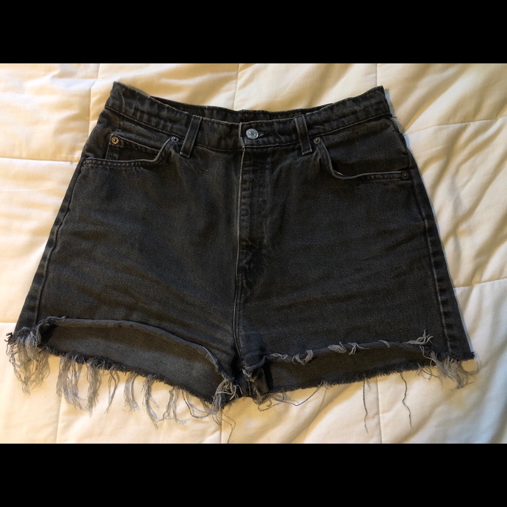 VINTAGE Levi’s Black Denim Cutoff Shorts